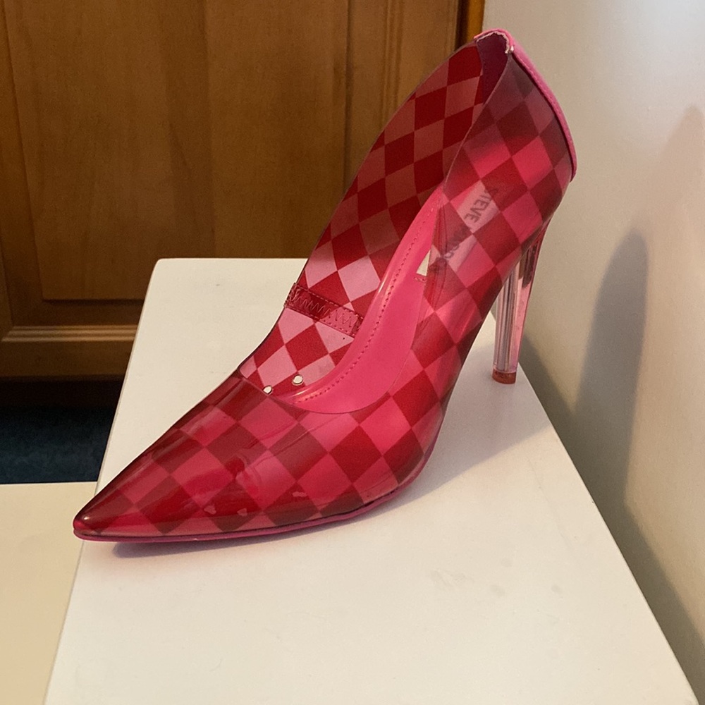 Steve Madden Women's Pink Courts size 7 / great condition - Picture 3 of 6